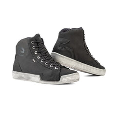 ELEVEIT MOTOBOOTS, scarpe ANTIBES WP impermeabili grigio scuro. Design urbano e funzionale.