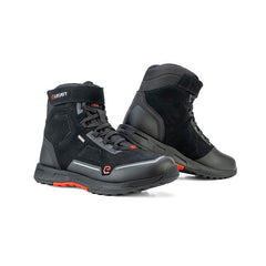NIRVANA WP, una scarpa impermeabile con suola antiscivolo. Ideale per motociclisti. Di ELEVEIT MOTOBOOTS.