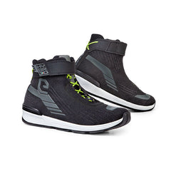 Scarpe HYBRID Road, un tipo di scarpe traspiranti. Design urban lifestyle. Di ELEVEIT MOTOBOOTS.