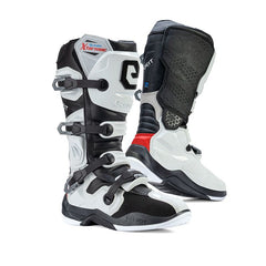 Stivali X TARMAC Off-Road, con chiusura regolabile e suola antiscivolo. Di ELEVEIT MOTOBOOTS.