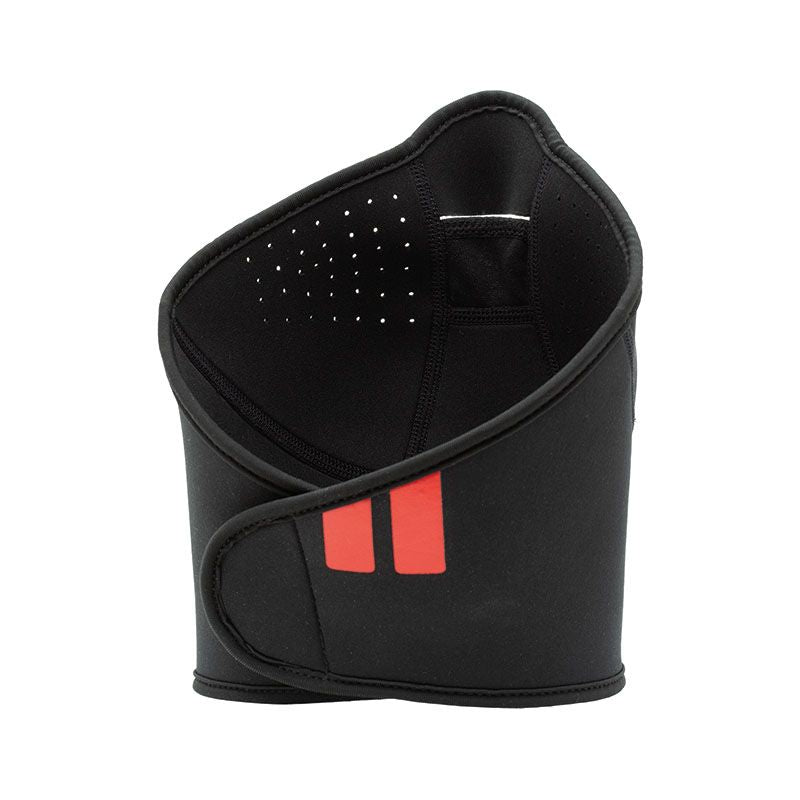 Maschera Facciale WB-MASK, una maschera in neoprene traspirante. Design ergonomico e chiusura regolabile. Di T.UR.