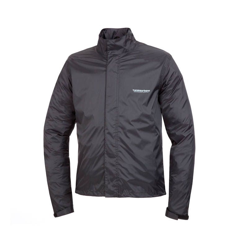 Giacca NANO RAIN JACKET PLUS, un giacca impermeabile nera. Design supercompattabile. Di TUCANO URBANO.