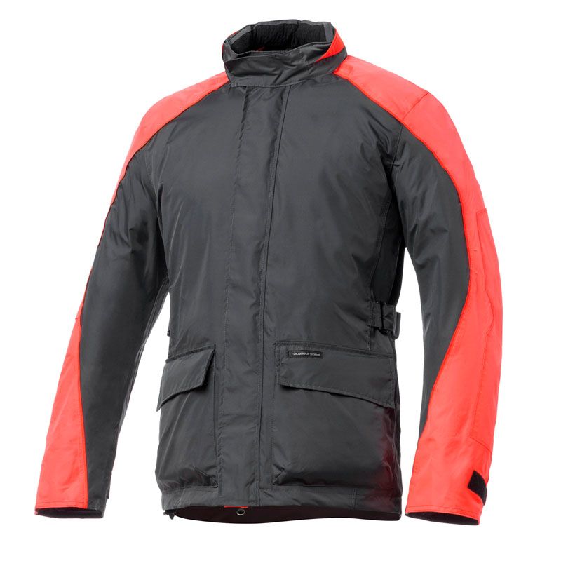 Giacca DILUVIO NOÉ, un giacca antipioggia impermeabile grigio scuro. Con inserti fluo e tasche pratiche. Di TUCANO URBANO.