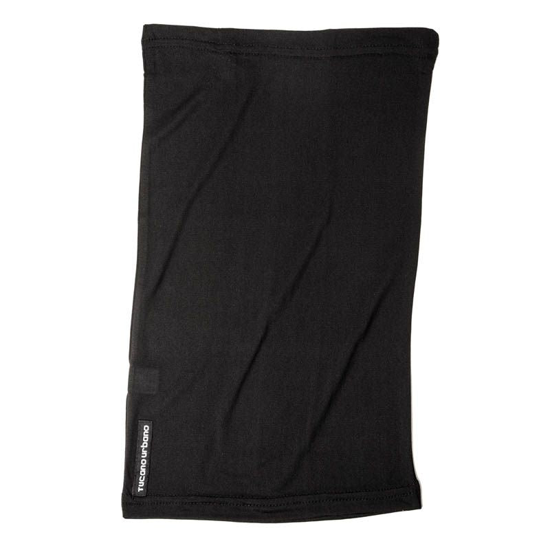 Scaldacollo MERLINO, un scaldacollo in seta 100% nero. Accessorio multifunzione per motociclisti. Di TUCANO URBANO.