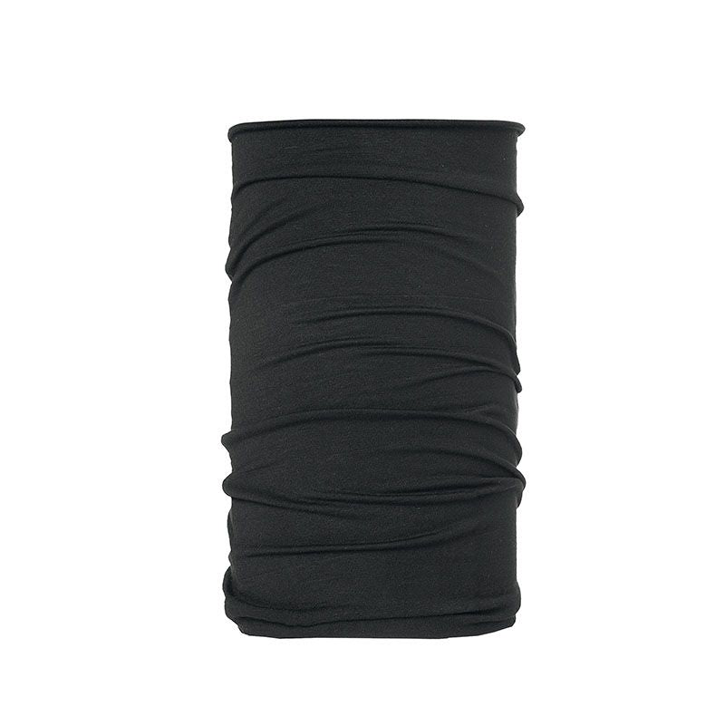 Scaldacollo Multifunzionale, un accessorio versatile e resistente. Colore nero elegante. Di TUCANO URBANO.