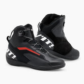 Jetspeed Pro, una scarpa moto con design aerodinamico e sistema BOA®. Colore Nero-Rosso. Di REV'IT!.