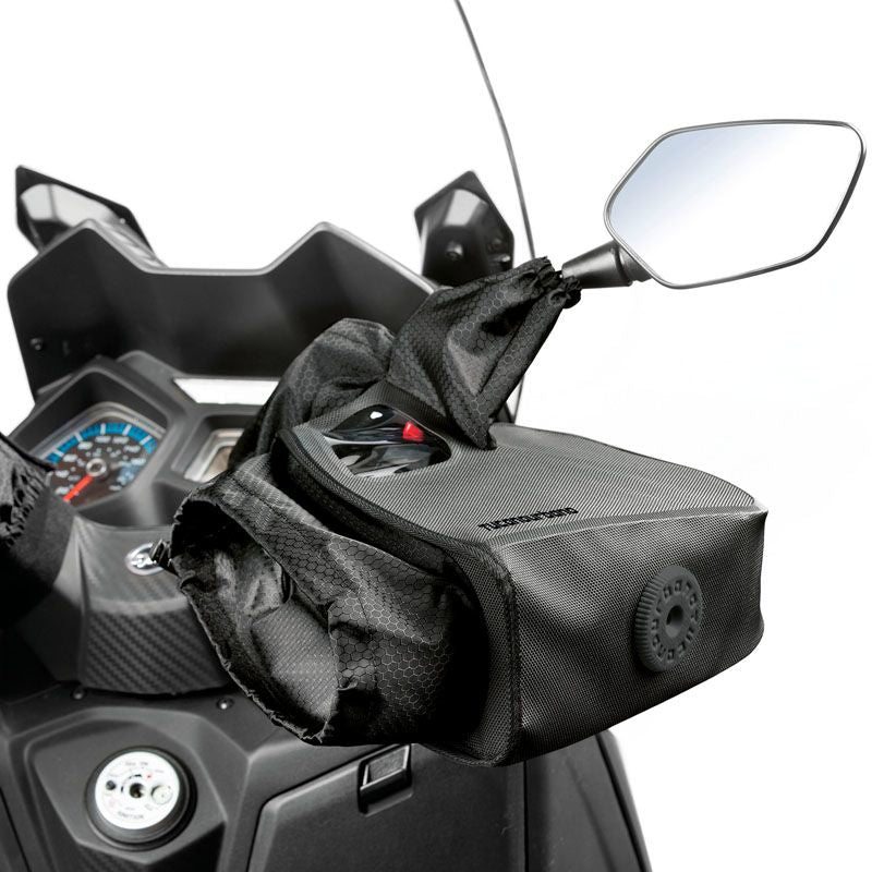 Coprimanopole TUCANO URBANO, un accessorio impermeabile per manubri. Design elegante in nero.