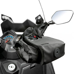 Coprimanopole TUCANO URBANO, un accessorio impermeabile per manubri. Design elegante in nero.
