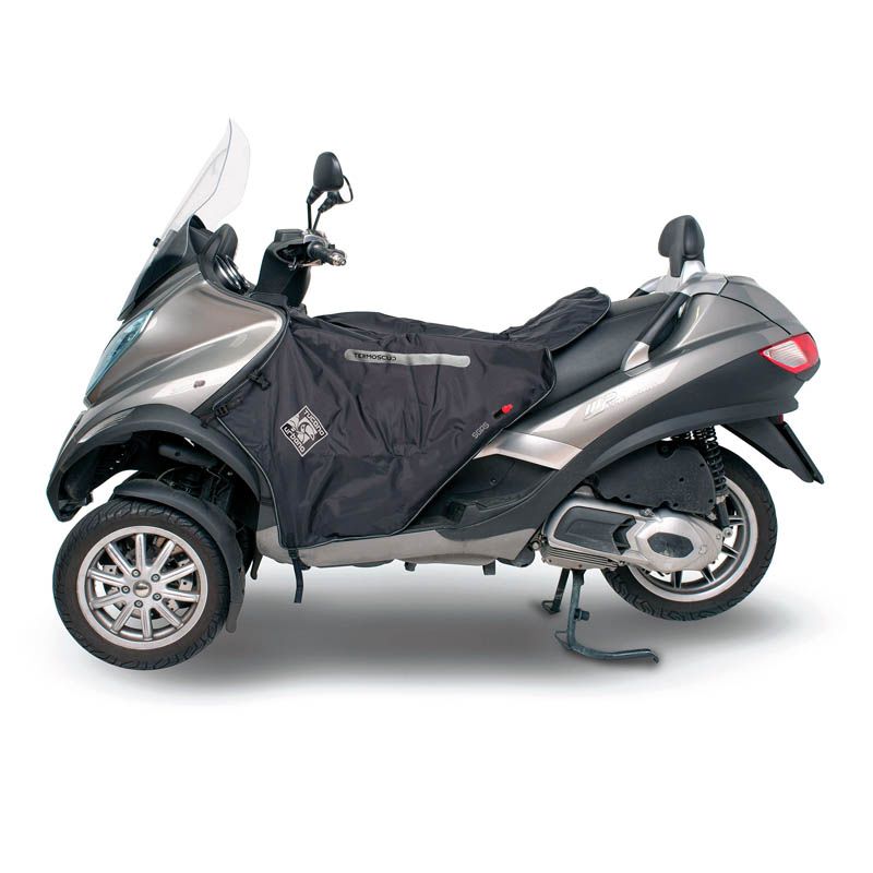 Coprigambe Termoscud R062WX, un coprigambe impermeabile e termico. Utilizzato su scooter. Di Tucano Urbano.