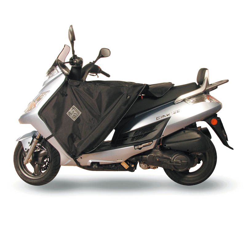 Coprigambe Termoscud®, un coprigambe impermeabile con fodera termica. Su scooter. Di TUCANO URBANO.