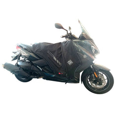 Coprigambe Termoscud PRO, un coprigambe nero impermeabile per scooter. Da Tucano Urbano.