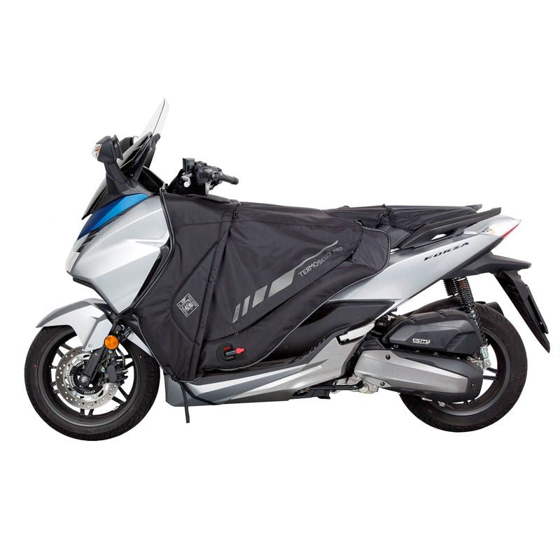 Coprigambe Termoscud® PRO, un coprigambe impermeabile e termico. Utilizzato su scooter. Di TUCANO URBANO.