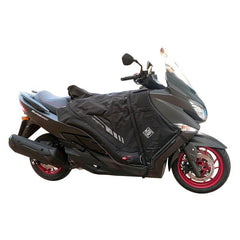 Coprigambe Termoscud® PRO, un coprigambe impermeabile con fodera termica. In uso su scooter. Di TUCANO URBANO.