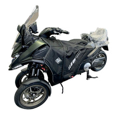 Coprigambe Termoscud® PRO, un coprigambe impermeabile e termico. In uso su scooter. Di TUCANO URBANO.