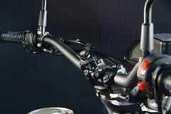 Titan Clamp, attacco multifunzione regolabile per manubrio