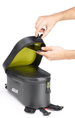 Borsa Serbatoio Canyon GRT716, una borsa impermeabile da 6L. Ideale per motociclisti. Di Givi.