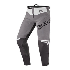 Pantaloni X TREME 23, un pantalone off-road grigio scuro. Design ergonomico e zone rinforzate. Di ELEVEIT MOTOBOOTS.